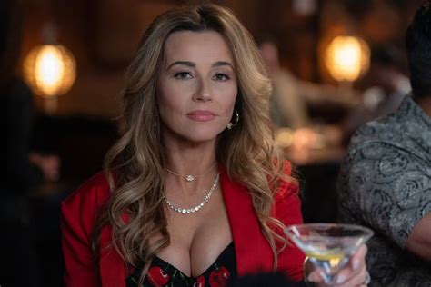 Linda Cardellini Wanted to Play a Badass Bitch After Dead to。